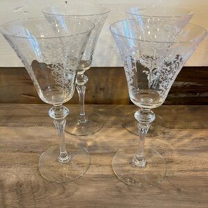 Elegant Crystal Wine Glass Set